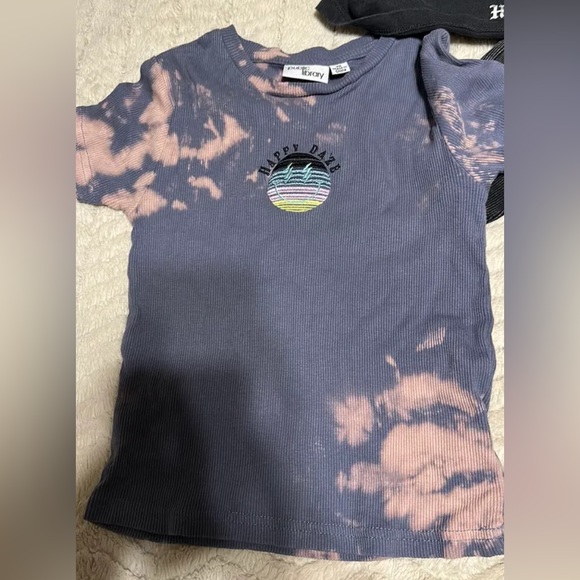 Garage, Public Library, And Forever 21 3 Shirts SOLD TOGETHER - Picture 4 of 4